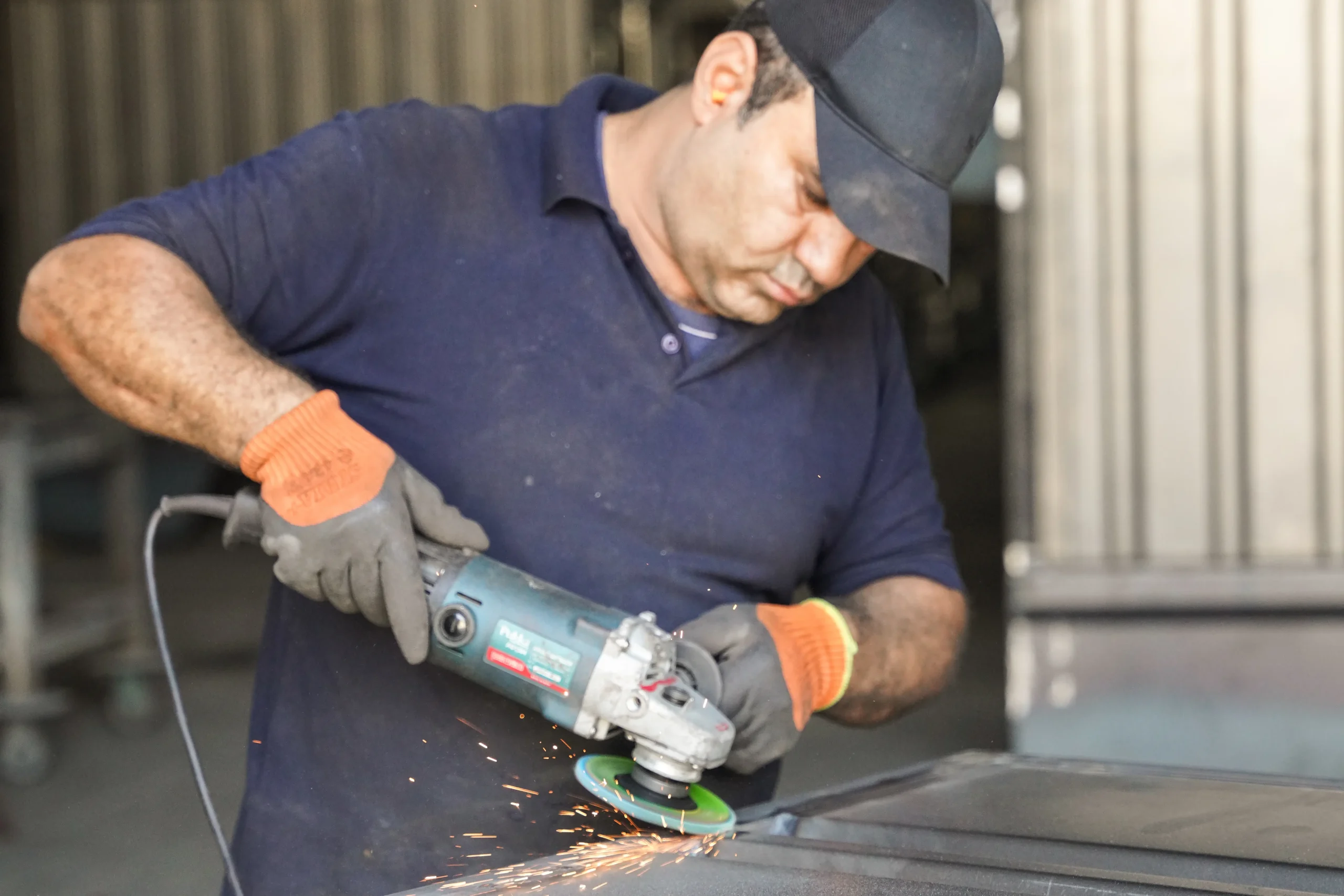 مقایسه اتاق بار چوبی و فلزی در شرایط اقلیمی ایران