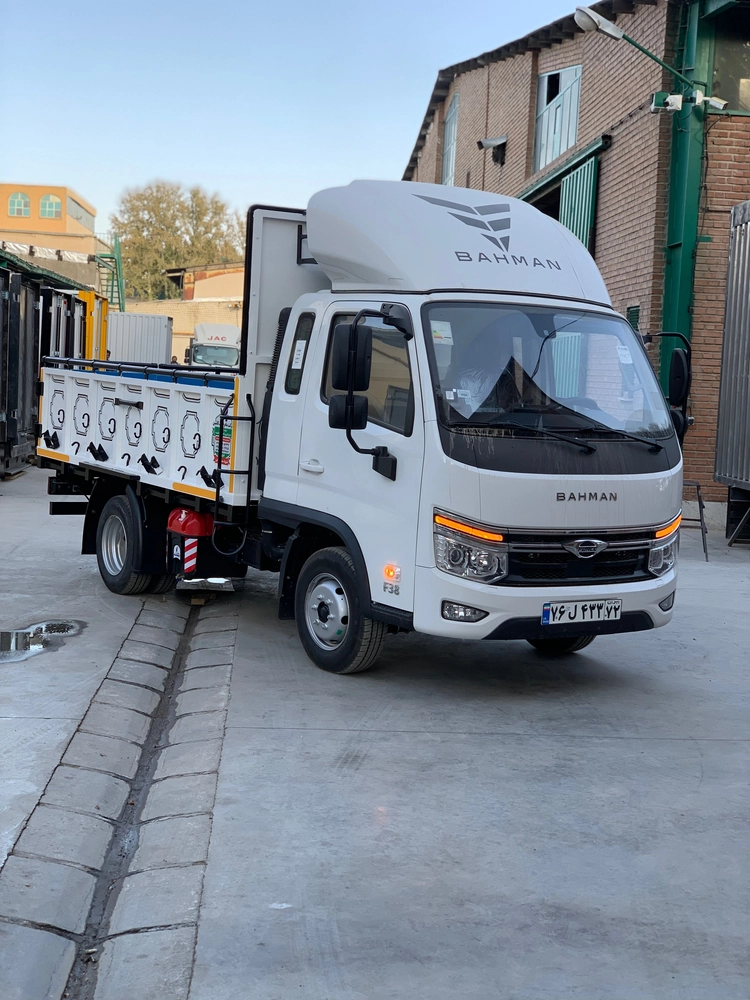 اتاق باری فلزی و چوبی کامیونت 4 فورس F 3.8 با کابری باری چوبی فلزی