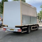 نمای عقب اتاقک حمل نوشابه و آب معدنی